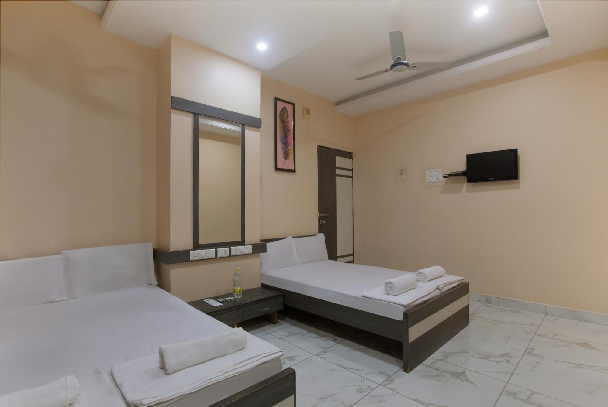 Lodge Prasana Residency