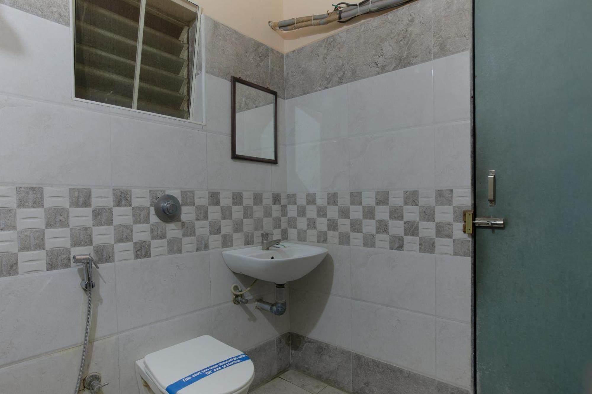 Lodge Prasana Residency *